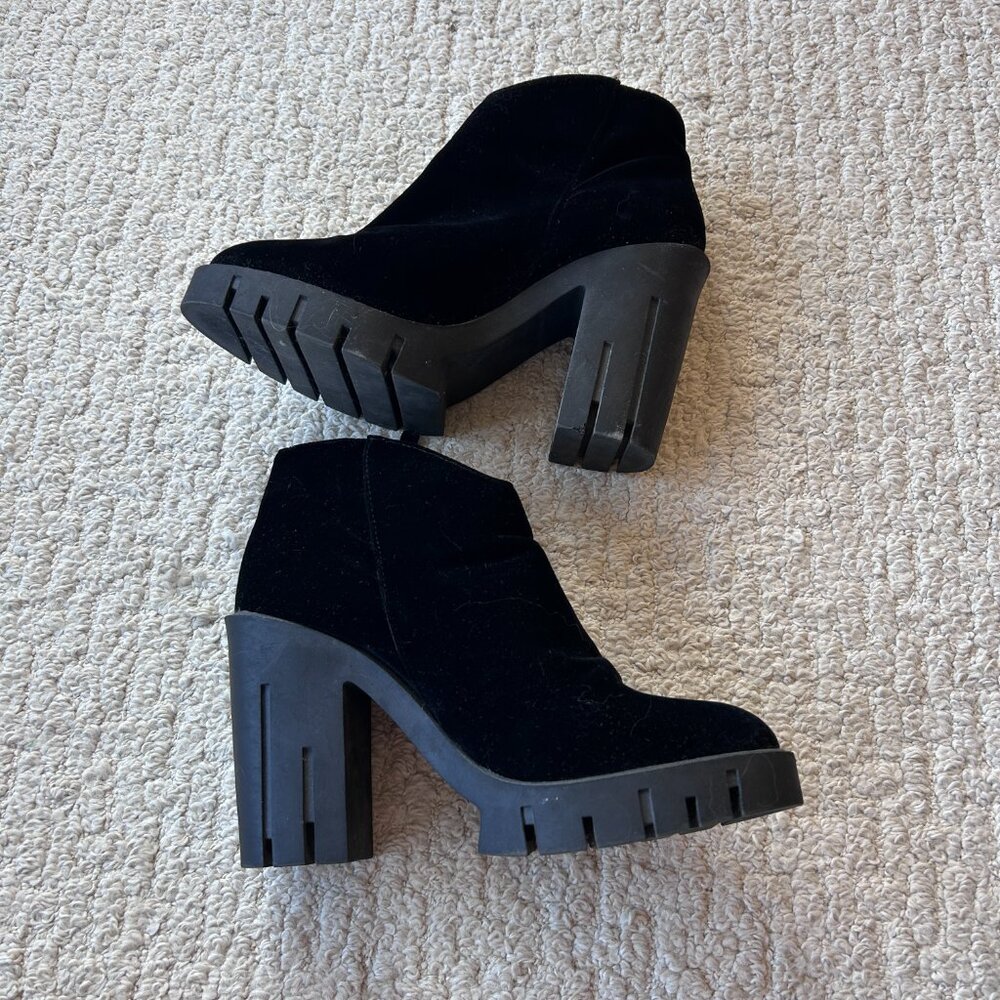 F21 Black Velvet Platform Heeled Booties - Picture 2 of 9